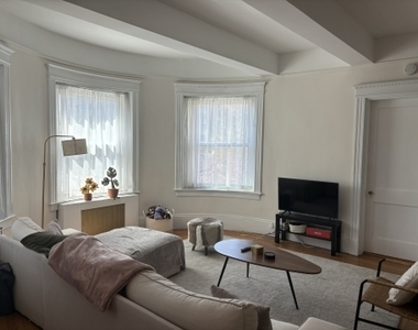 1100 Beacon St - Photo Thumbnail 5