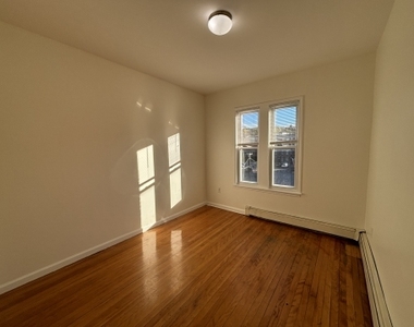 1400 Commonwealth Ave - Photo Thumbnail 4
