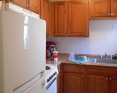 275 Aspinwall Ave - Photo Thumbnail 9