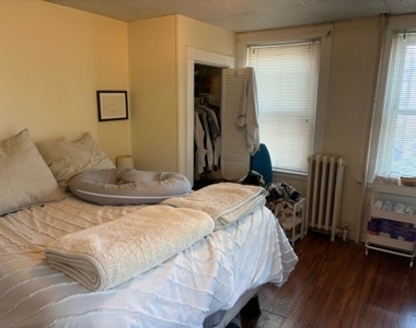 275 Aspinwall Ave - Photo Thumbnail 6