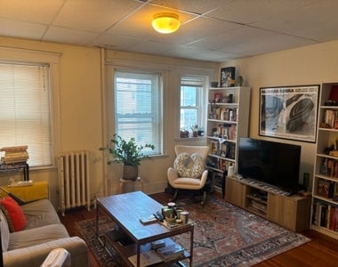 275 Aspinwall Ave - Photo Thumbnail 2