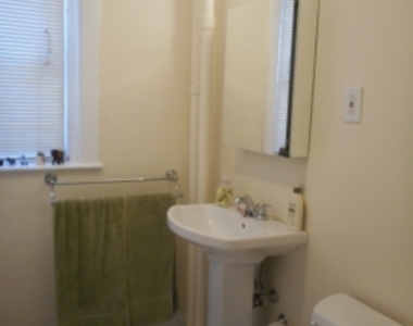 275 Aspinwall Ave - Photo Thumbnail 8