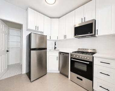302 West 107th Street - Photo Thumbnail 6