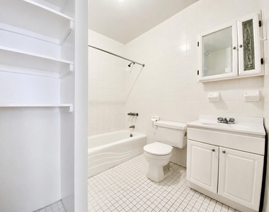 302 West 107th Street - Photo Thumbnail 7
