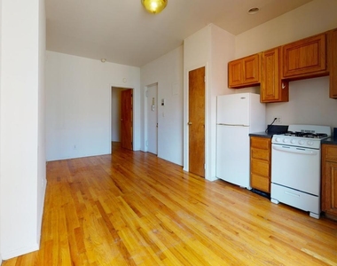 East 90 Street - Photo Thumbnail 15