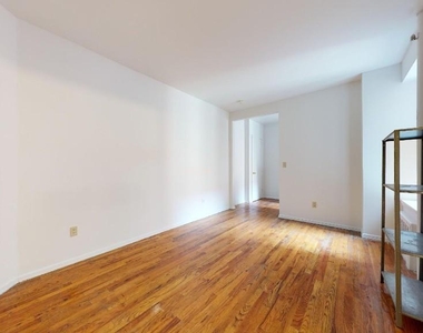 East 73 Street - Photo Thumbnail 1