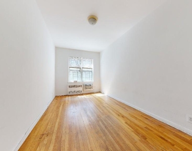 East 88 Street - Photo Thumbnail 7