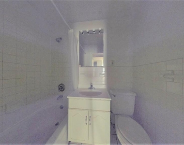 East 88 Street - Photo Thumbnail 3