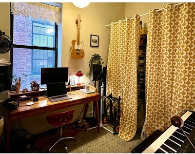 726 Willoughby Ave - Photo Thumbnail 8
