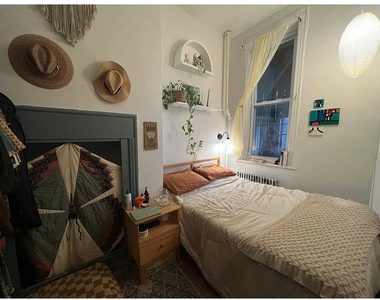726 Willoughby Ave - Photo Thumbnail 9