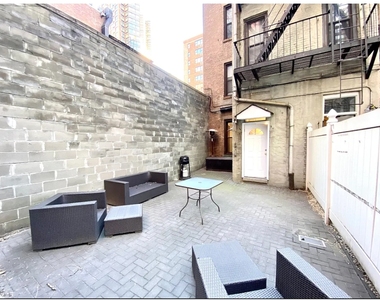 247 E 39th St - Photo Thumbnail 7