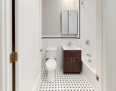1795 Riverside Drive - Photo Thumbnail 6