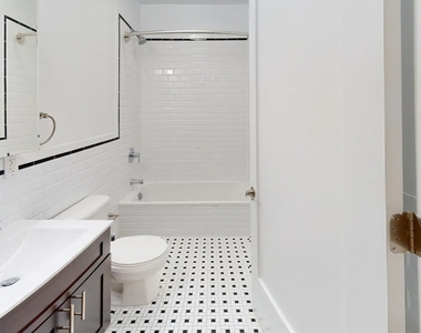 1795 Riverside Drive - Photo Thumbnail 5