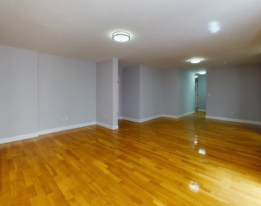 1795 Riverside Drive - Photo Thumbnail 2