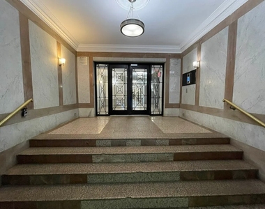 1795 Riverside Drive - Photo Thumbnail 14