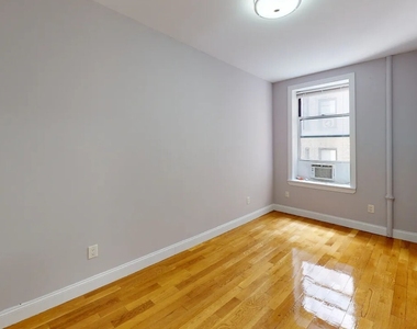 1795 Riverside Drive - Photo Thumbnail 11