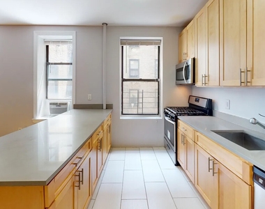 1795 Riverside Drive - Photo Thumbnail 3