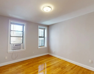 1795 Riverside Drive - Photo Thumbnail 8