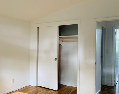 424 N Ridge Street - Photo Thumbnail 16