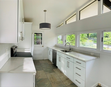 424 N Ridge Street - Photo Thumbnail 6