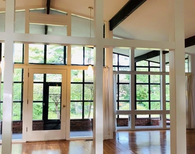 424 N Ridge Street - Photo Thumbnail 7