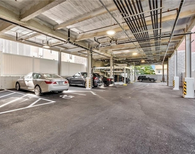8 Boulevard W - Photo Thumbnail 12