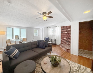 839 Pond View Road - Photo Thumbnail 9