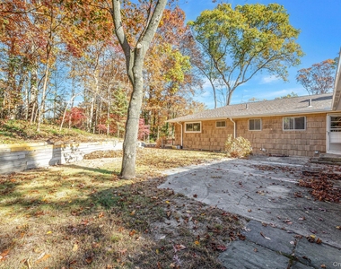23 Princeton Drive - Photo Thumbnail 6