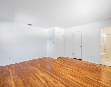23 Princeton Drive - Photo Thumbnail 22