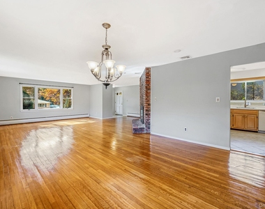 23 Princeton Drive - Photo Thumbnail 14