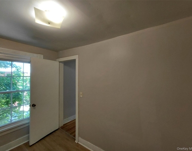 69 Greenkill Avenue - Photo Thumbnail 2