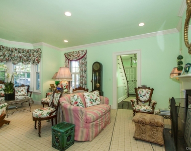 375 Hill Street - Photo Thumbnail 8