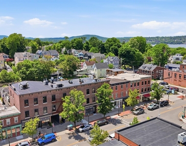 207 Main Street - Photo Thumbnail 15
