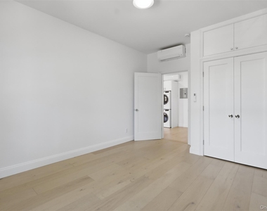 207 Main Street - Photo Thumbnail 6