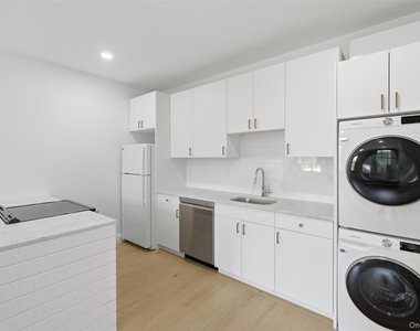207 Main Street - Photo Thumbnail 10