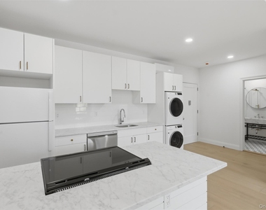 207 Main Street - Photo Thumbnail 9