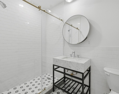 207 Main Street - Photo Thumbnail 13