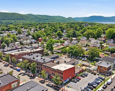207 Main Street - Photo Thumbnail 17