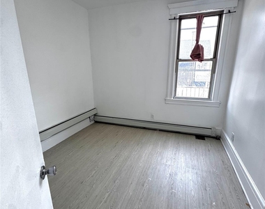 1848 126th Street - Photo Thumbnail 3