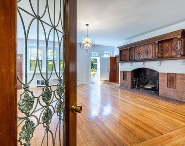 111 N Broadway - Photo Thumbnail 5