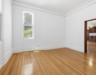 111 N Broadway - Photo Thumbnail 22