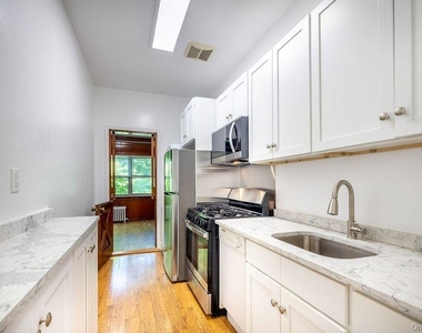 111 N Broadway - Photo Thumbnail 17