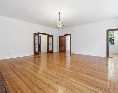 111 N Broadway - Photo Thumbnail 12