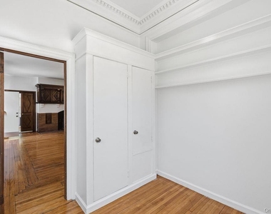 111 N Broadway - Photo Thumbnail 25