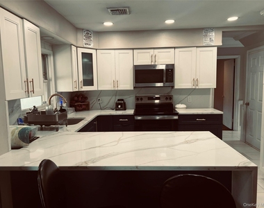 41 Ontario Avenue - Photo Thumbnail 5