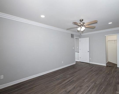 1355 Roanoke Avenue - Photo Thumbnail 7