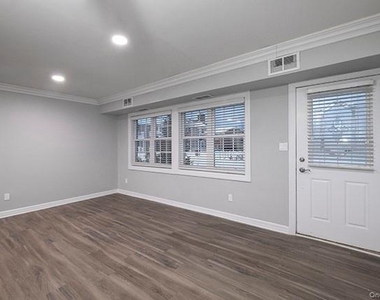 1355 Roanoke Avenue - Photo Thumbnail 4