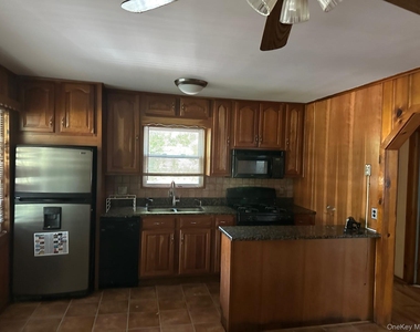 11 Richards Avenue - Photo Thumbnail 3