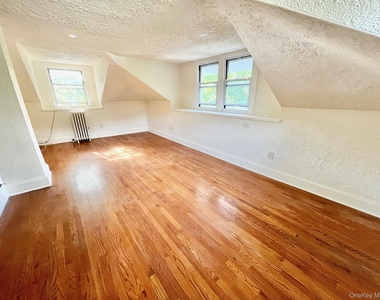 5 Winans Street - Photo Thumbnail 5