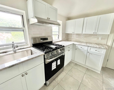 5 Winans Street - Photo Thumbnail 1